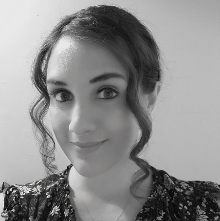 Headshot of Elizabeth Halloran